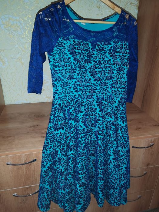 Продам праздничные платья