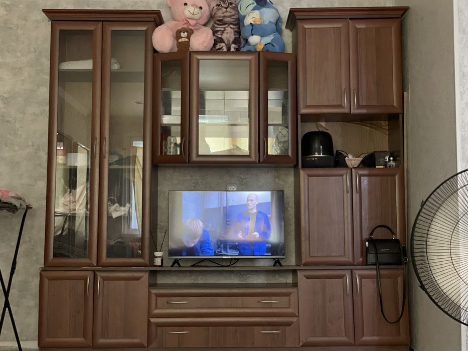 Отдам срочно стенку