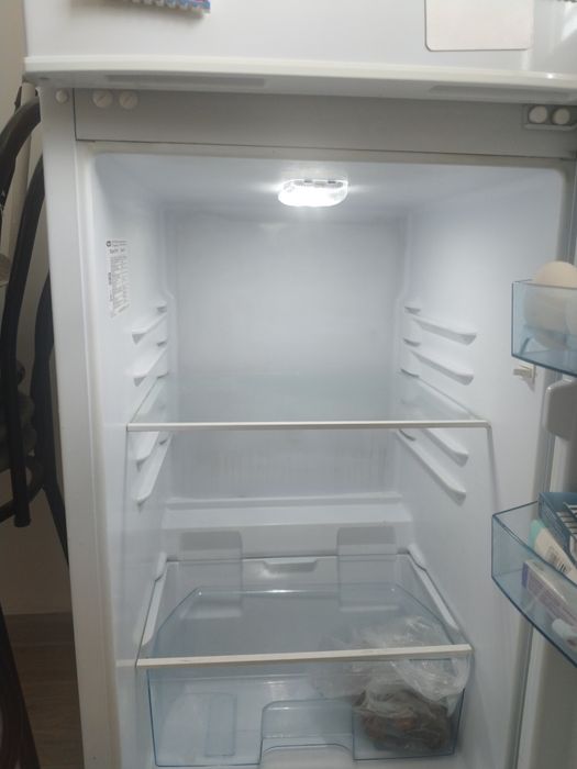 Холодильник продаеться