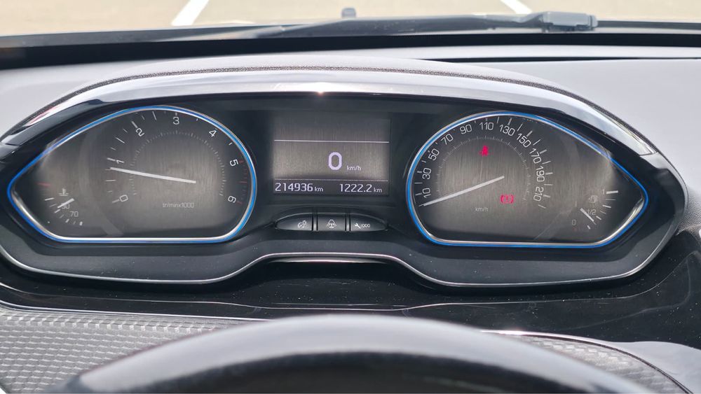 Peugeot 2008  Allure 1.6 Bluehdi 2016