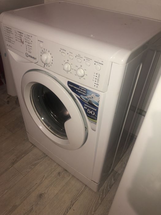 Стиральная машинка INDESIT