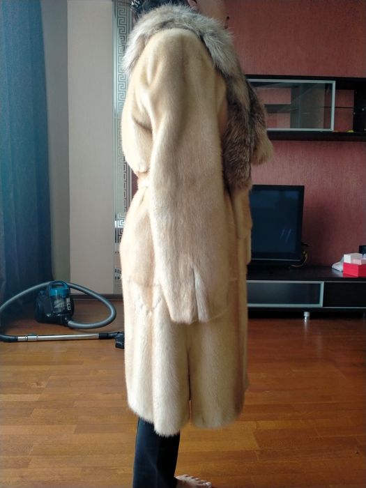 Продается шуба абсолютно новая