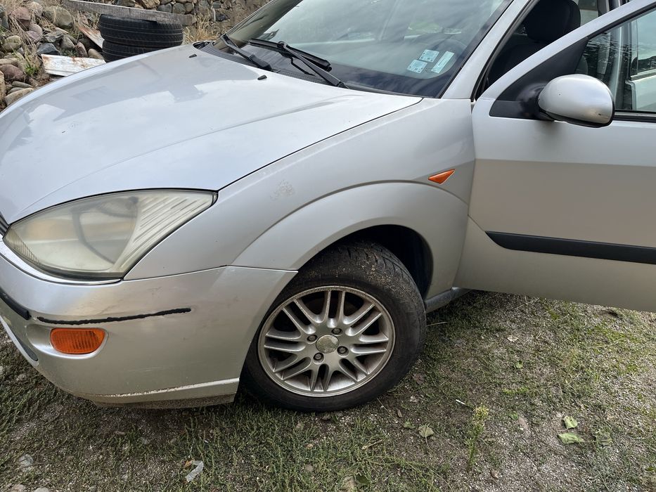 Продавам Форд фокус Ghia