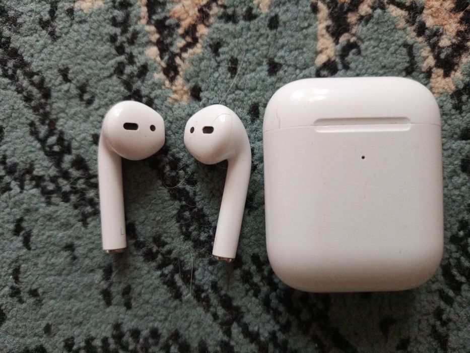 AirPods  белые  б/у