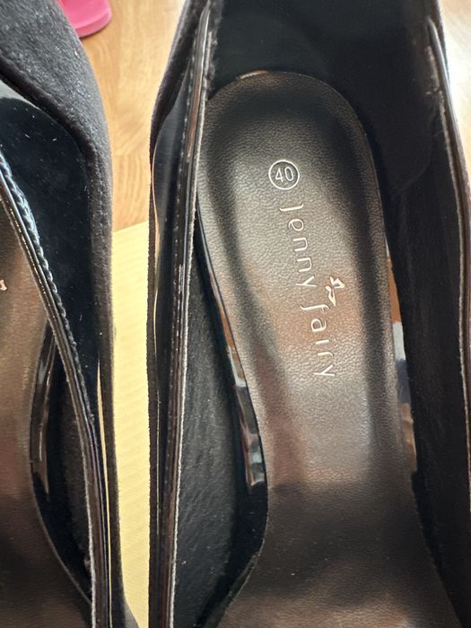 Черни обувки