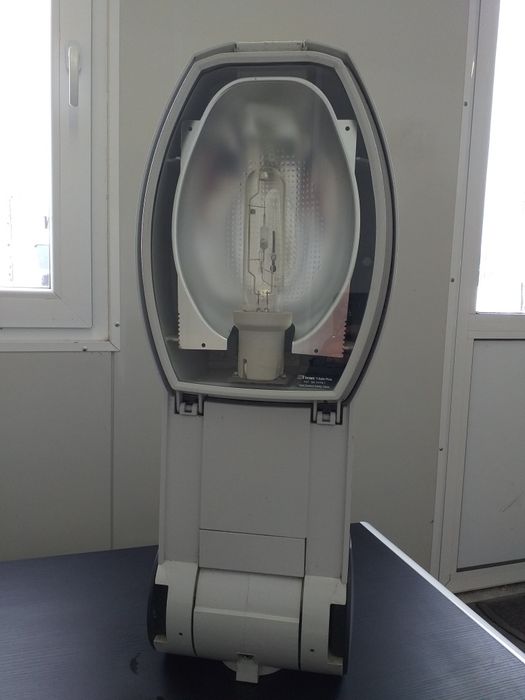 Улично осветление / улични лампи / осветителни тела / Trilux MK9711