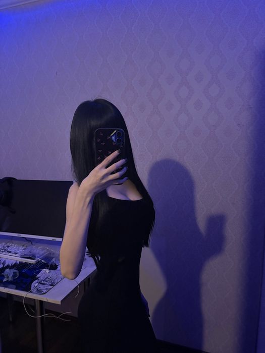 Платья и спортивный костюм