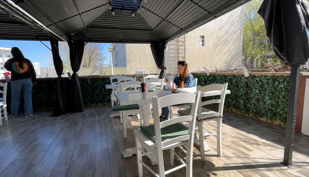 Spațiu comercial HoReCa, 283 mp, terasă, cazare personal — central Mangalia