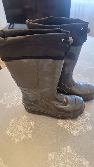 Резиновые сапоги