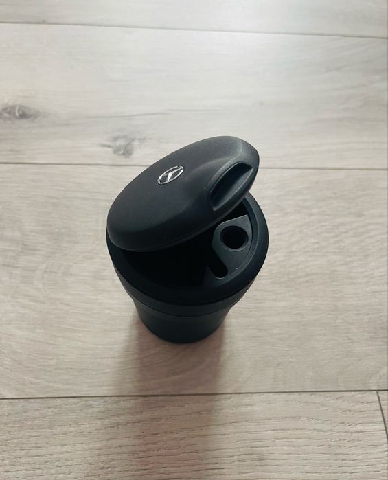 Оригинален пепелник за Mercedes