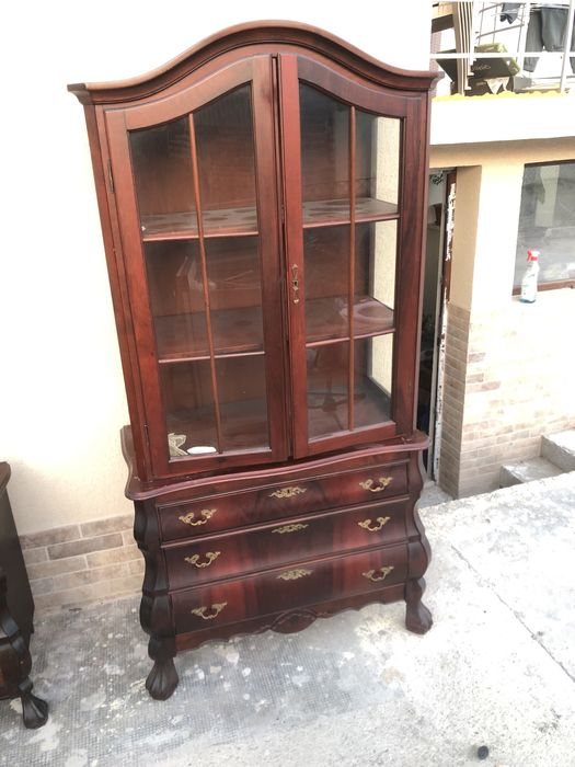 Comoda cu vitrina antica