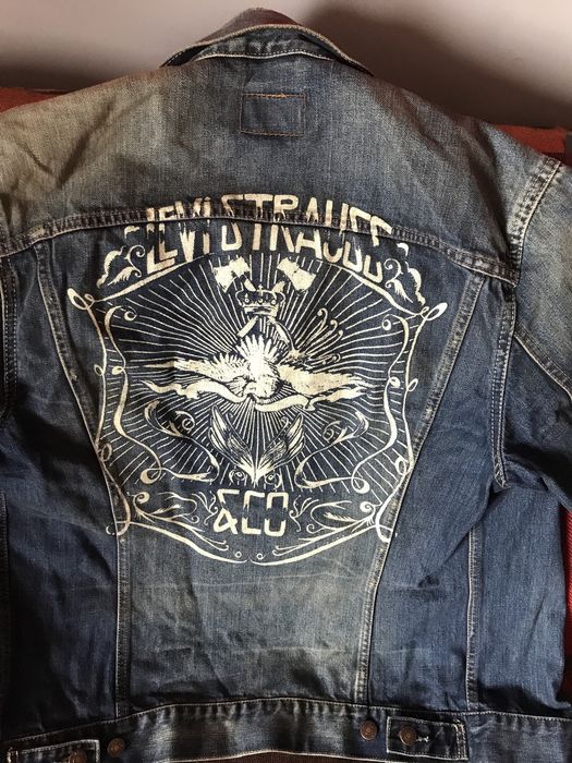 Продам куртку levis мужскую