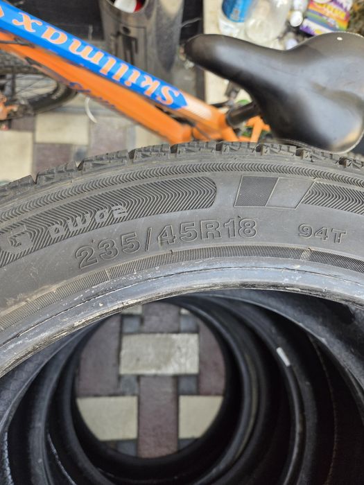 Зимние шины 235/45 R18