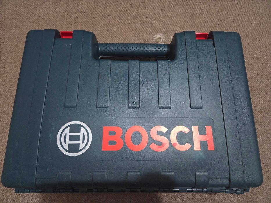 Ciocan rotopercutor model GBH 2-28 D cu valiză