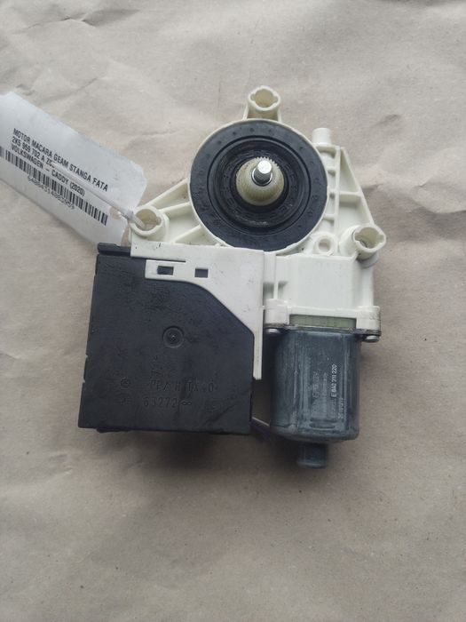 Motor macara geam stanga fata Volkswagen Caddy 2020 2K5959702AZ05
