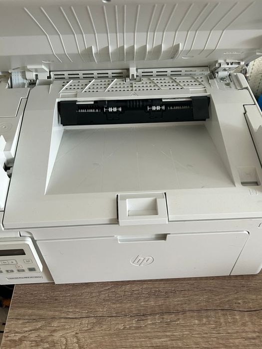 Принтер 3 в 1 — HP LaserJet Pro MFP M130nw