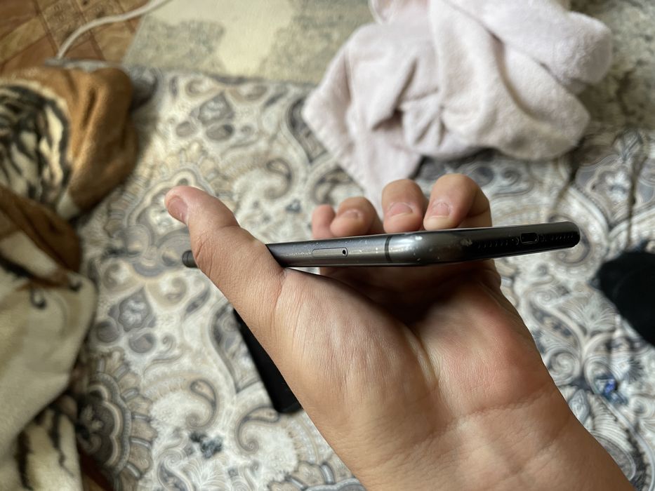 Iphone 11  64 гб