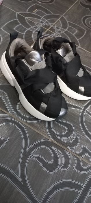 Челси,осениий сапоги,и кроссовки