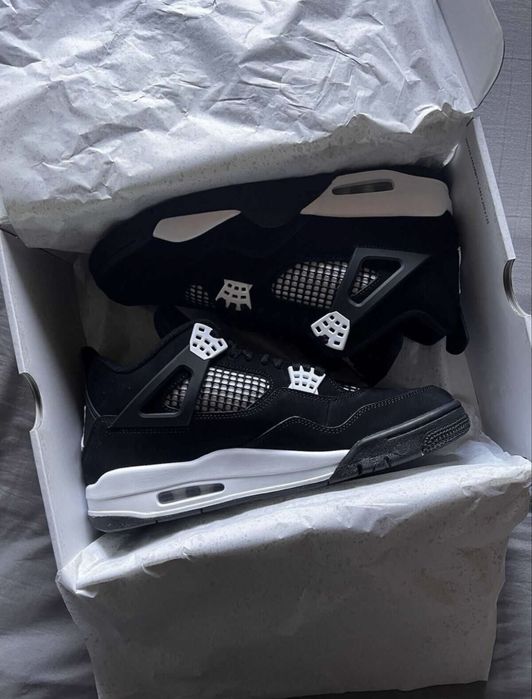 Nike Air Jordan 4 white thunder