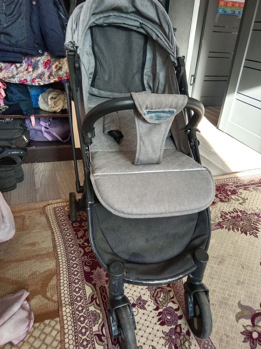 Коляска 10000 тг б/у