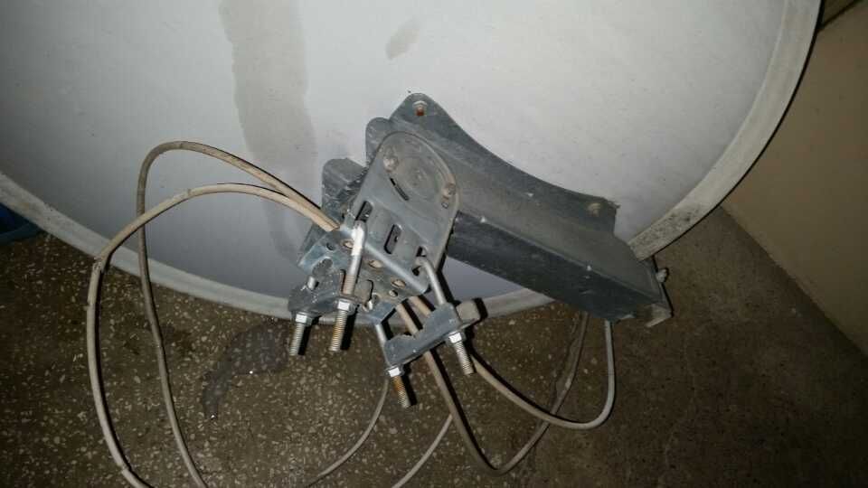 Antena satelit 90 cm cu LNB inclus