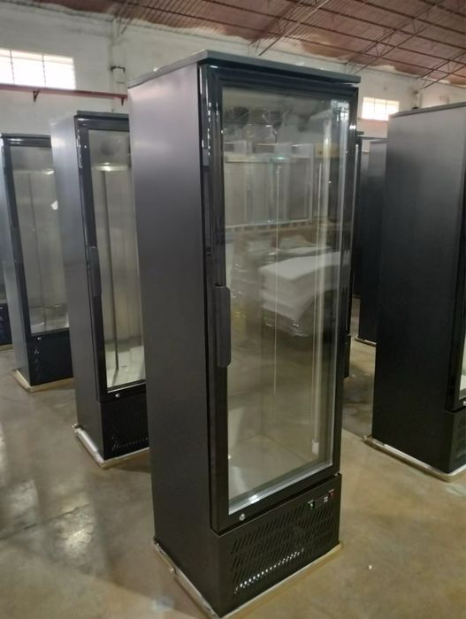 Vitrina frigorifica verticala noua cu o usa 187cm inaltime