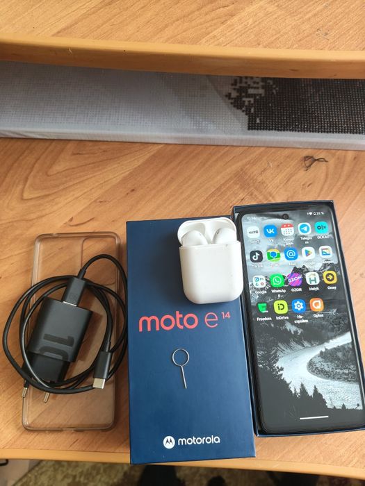 Продам новый телефон