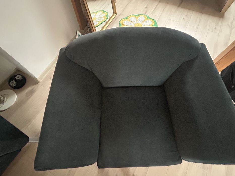 Диван: 3 броя в зелено