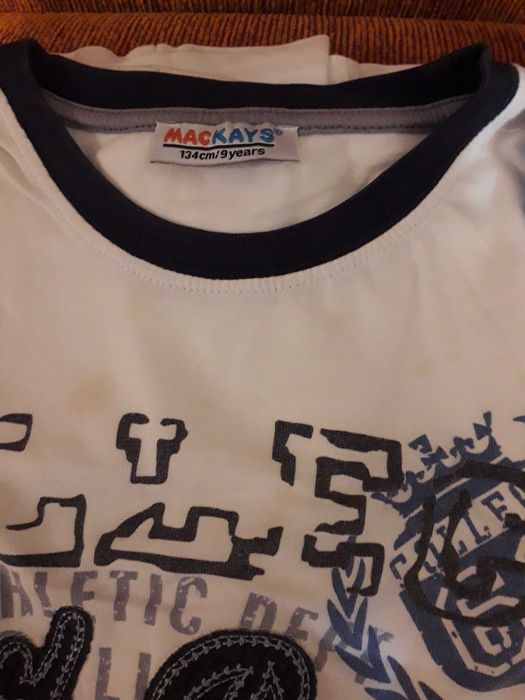 Продавам детски тениски момче