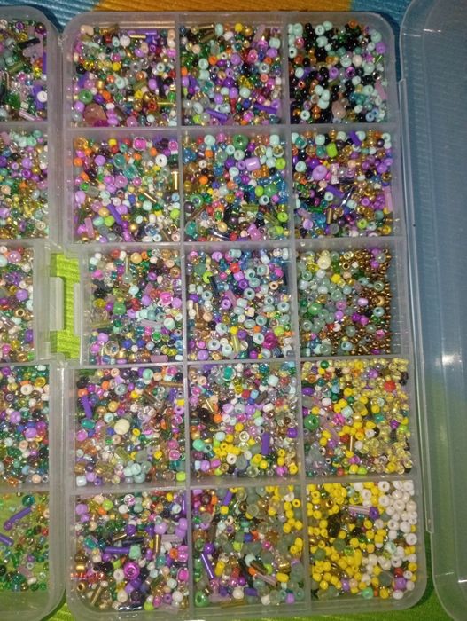 бисер две пачки.