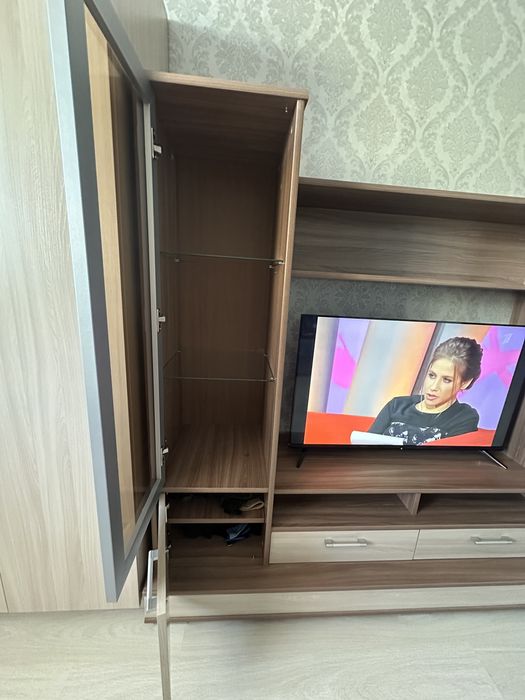 Продам Стенку для телевизора