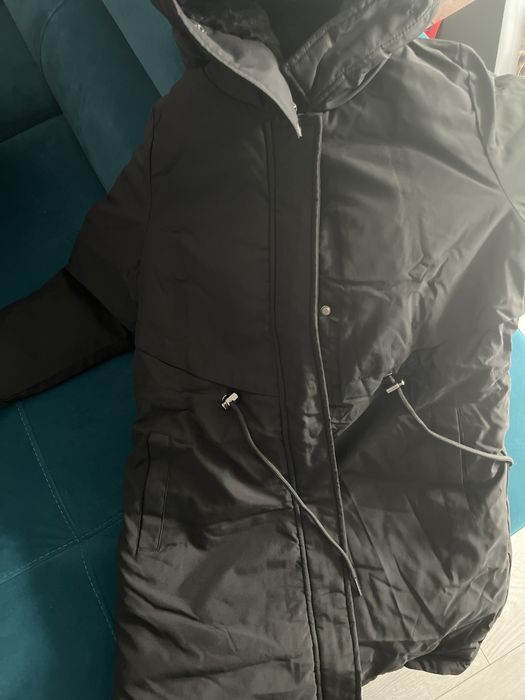 Jachetă parka neagră cu glugă cu blană Nou