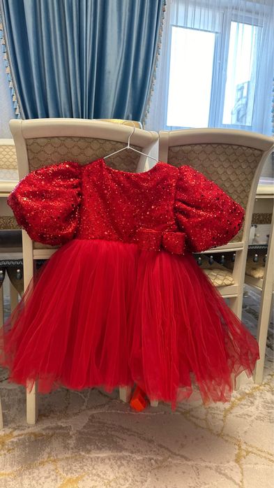 Продам красивые платья для девочек!