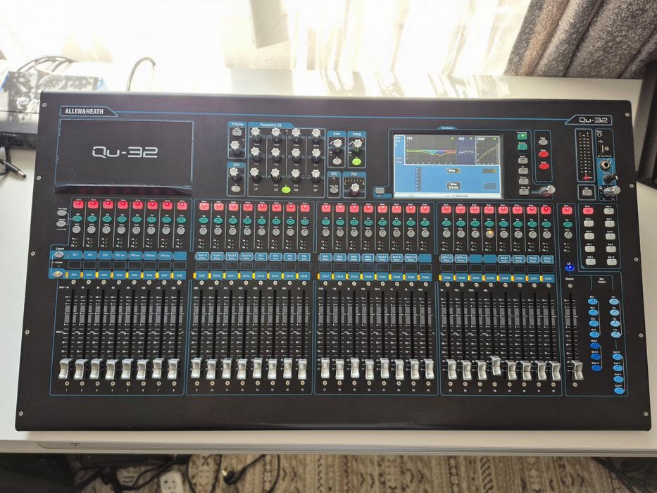 Vănd mixer digital Allen & Heath Qu 32