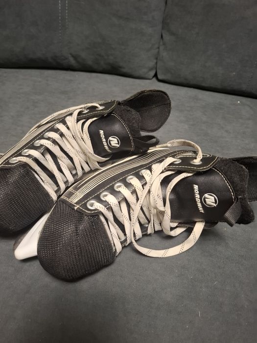 Продам коньки детские