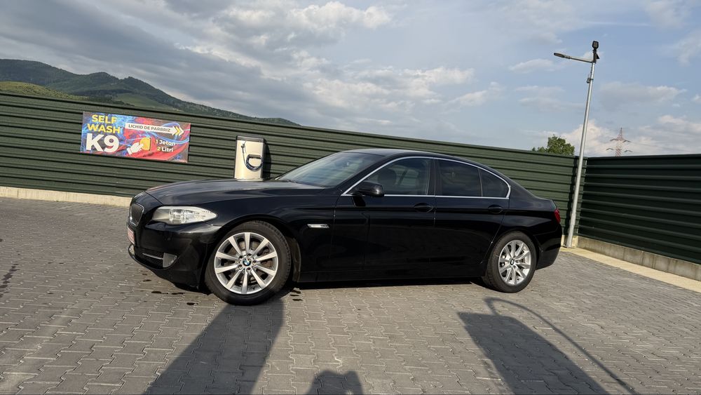 BMW Seria 5 F10 520d • 2012 • Automat • Bi-Xenon Adaptive • Keyless • Navi Mare