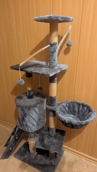 Продам большую когтеточку, кошачий домик