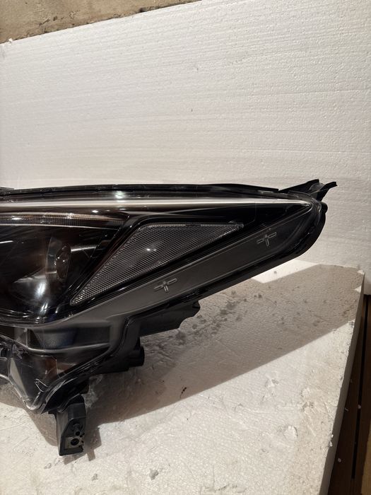 Ляв фар Nissan Leaf