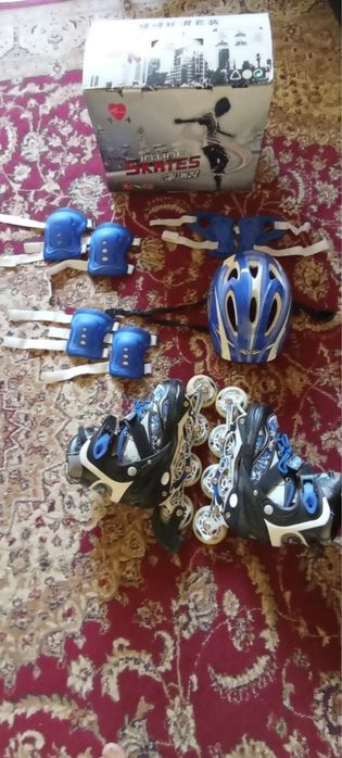 продается роликовые коньки