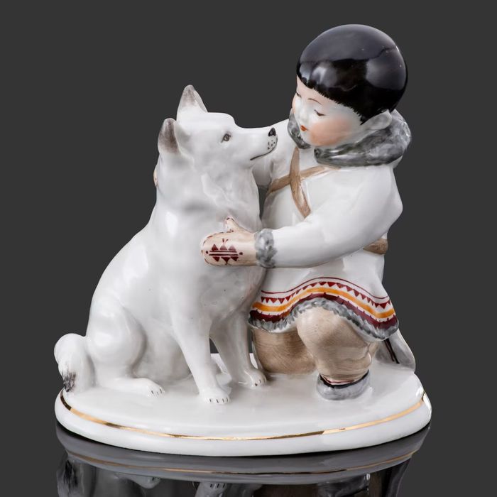 Антикварные коллекционные статуэтки