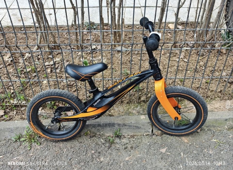 Bicicletă fără pedale Lionelo Bart Air 12” – roți gonflabile, copii 2–5 ani, cadru magneziu