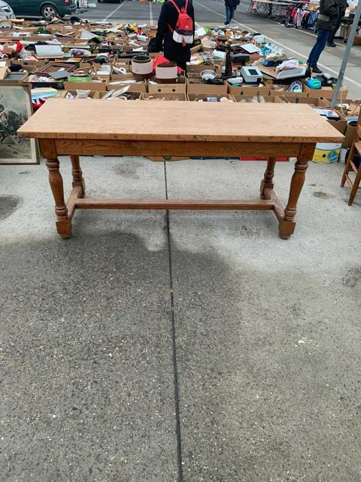 Masa din lemn masiv cu sase scaune