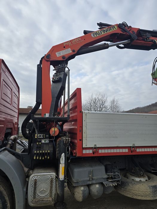 Vând camion Mercedes Atego de 18t cu macara