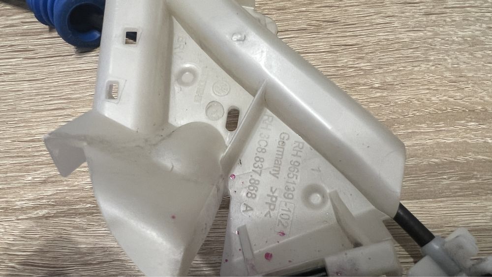 Broasca VW Passat CC facelift (2012-2016) dreapta fata 5N1 837 016E