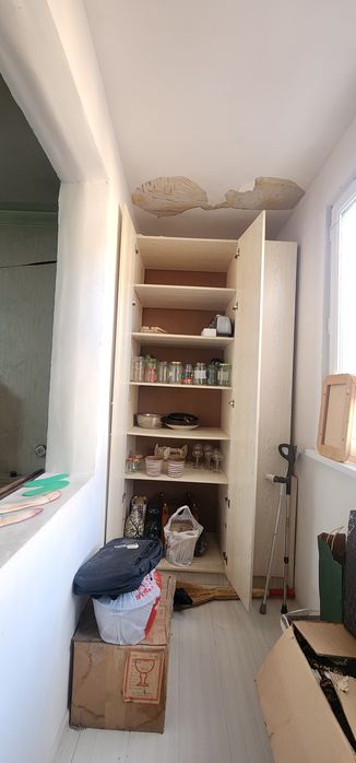 Продается Мирзо Улугбек район Кателний 2комнатная место отлично