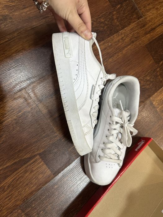 Белые кросовки