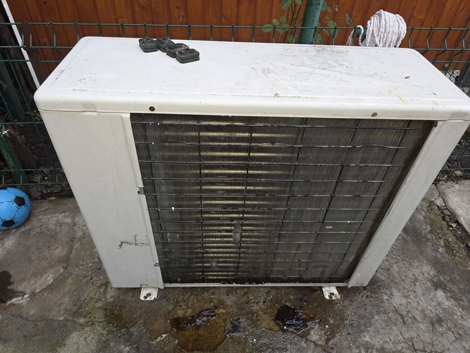 Vând Aer Conditionat 24000 BTU, cu 2 splitere.