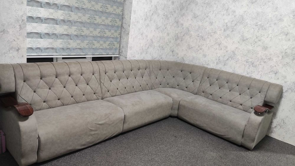 Мебель диваный уголок стол и шкаф