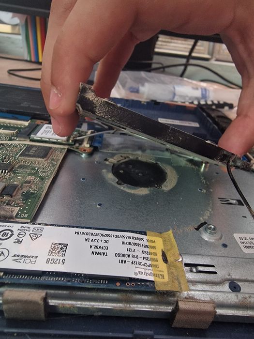 Curațare/pasta/asamblari pc/laptop
