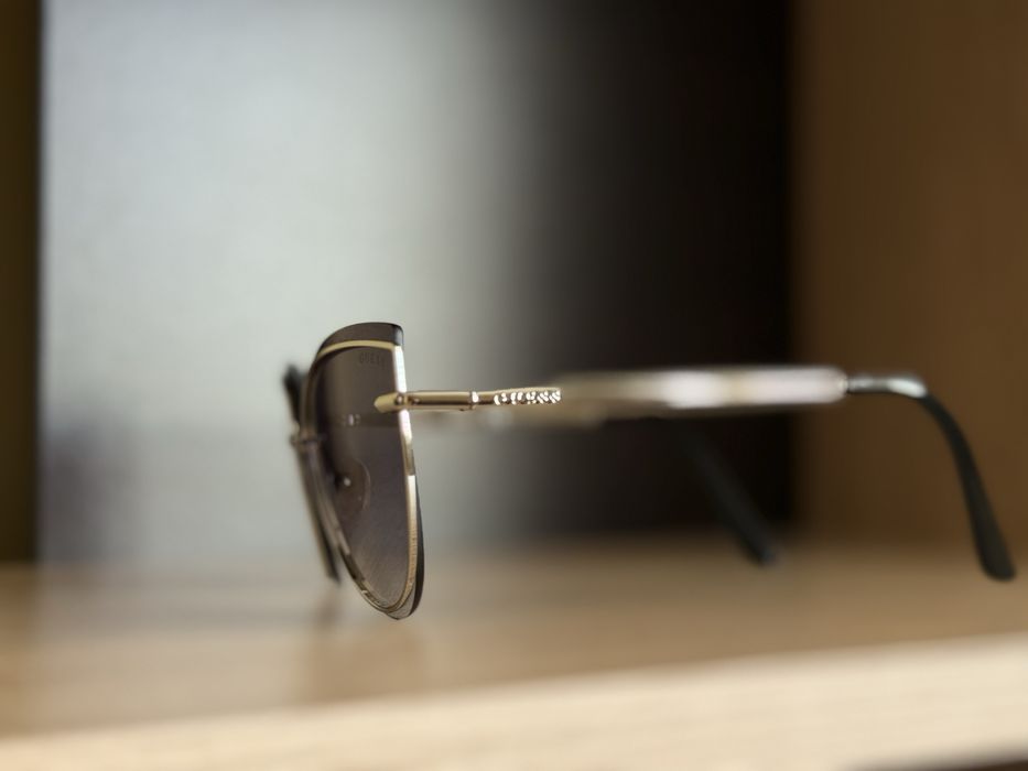 Слънчеви очила Guess